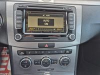 Gebraucht VW Passat Comfortline 140 PS (102 kW) 2013 Blau Kombi