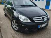 Używany Mercedes B200 Edition 140 KM (102 kW) 2007 Czarny Minivan