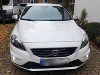 Gebraucht Volvo V40 R-Design 150 PS (110 kW) 2015 Weiß Limousine