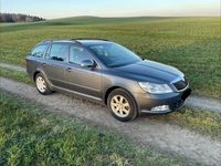 Gebraucht Skoda Octavia Elegance 160 PS (117 kW) 2010 Grau Kombi