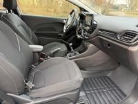 Gebraucht Ford Fiesta 101 PS (74 kW) 2018 Weiß Kleinwagen