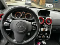 Używany Opel Corsa 90 KM (66 kW) 2009 Czarny Hatchback