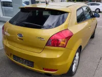Gebraucht Kia Ceed LX 116 PS (85 kW) 2010 Dakar yellow Kleinwagen