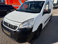 Gebraucht Peugeot Partner Premium 75 PS (55 kW) 2017 Weiß Van / Kleinbus