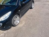Gebraucht Peugeot 206+ 73 PS (53 kW) 2011 Schwarz Kleinwagen