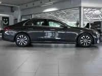 Gebraucht Mercedes E200 Avantgarde 204 PS (150 kW) 2025 Grau Limousine