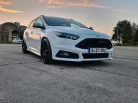 Gebraucht Ford Focus ST 250 PS (183 kW) 2018 Weiß Kombi