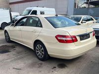 Gebraucht Mercedes E200 136 PS (100 kW) 2013 Hellelfenbein Limousine