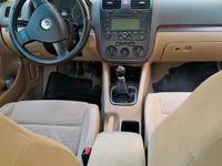 Second-hand VW Jetta 115 CP (84 kW) 2006 Albastru Berlinǎ