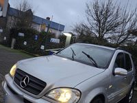 Gebraucht Mercedes ML270 163 PS (119 kW) 2003 Grau SUV