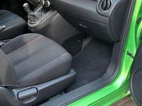 Gebraucht Mazda 2 Edition 84 PS (61 kW) 2012 Grün Kleinwagen