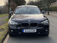Gebraucht BMW 114 102 PS (75 kW) 2014 Schwarz Kleinwagen