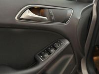 Gebraucht Mercedes B180 Style 109 PS (80 kW) 2017 Grau Van / Kleinbus