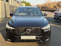 Gebraucht Volvo XC60 Plus 197 PS (144 kW) 2023 Schwarz SUV