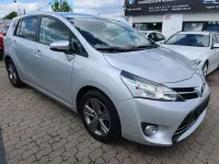 Gebraucht Toyota Verso Comfort 177 PS (130 kW) 2015 Silber Van / Kleinbus