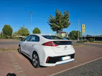Gebraucht Hyundai Ioniq Premium 141 PS (103 kW) 2017 Weiß Kleinwagen