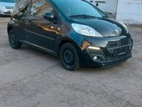 Gebraucht Peugeot 107 68 PS (50 kW) 2013 Schwarz Kleinwagen