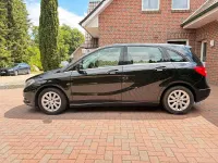 Gebraucht Mercedes B180 122 PS (89 kW) 2013 Schwarz Kleinwagen