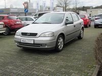 Gebraucht Opel Astra Selection 84 PS (61 kW) 2001 Silber Limousine