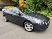Gebraucht Volvo S60 Momentum 150 PS (110 kW) 2011 Savile grey / metallic Limousine