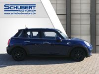 Gebraucht Mini Cooper D 116 PS (85 kW) 2017 Deep blue metallic Kleinwagen