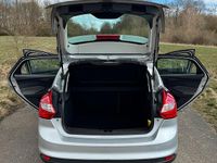 Gebraucht Ford Focus 95 PS (69 kW) 2014 Grau Kombi