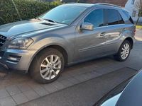 Gebraucht Mercedes ML300 Edition 204 PS (150 kW) 2011 Grau SUV