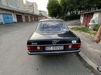 Gebraucht Mercedes 200 94 PS (69 kW) 1982 Limousine