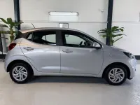 Gebraucht Hyundai i10 Select 67 PS (49 kW) 2023 Silber Kleinwagen