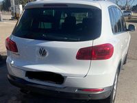 Gebraucht VW Tiguan LOUNGE 125 PS (91 kW) 2016 Weiß SUV