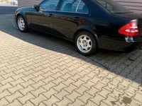 Gebraucht Mercedes E200 122 PS (89 kW) 2003 Schwarz Limousine
