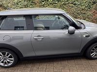 Usado Mini ONE 102 HP (75 kW) 2018 Cinzento Citadino