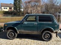 Gebraucht Lada niva 82 PS (60 kW) 2009 Grün SUV
