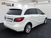 Gebraucht Mercedes B180 Style 109 PS (80 kW) 2017 Weiß Van / Kleinbus