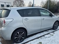 Gebraucht Toyota Verso Edition-S 147 PS (108 kW) 2017 Silber Van / Kleinbus