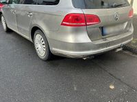 Gebraucht VW Passat 140 PS (102 kW) 2012 Andere farben Kombi
