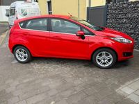 Gebraucht Ford Fiesta Titanium 80 PS (58 kW) 2014 Rot Kleinwagen
