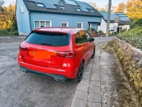Gebraucht Mercedes B200 150 PS (110 kW) 2019 Rot Van / Kleinbus
