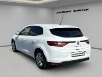 Gebraucht Renault Mégane IV Play 101 PS (74 kW) 2018 Gletscherweiss Limousine