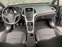 Gebraucht Opel Astra Energy 140 PS (102 kW) 2014 Grau Limousine