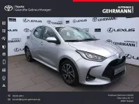 Gebraucht Toyota Yaris Basis 116 PS (85 kW) 2023 Shimmering silver metallic Kleinwagen