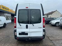Gebraucht Renault Trafic 114 PS (83 kW) 2007 Weiß Van / Kleinbus