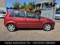 Gebraucht Ford Fiesta Ambiente 80 PS (58 kW) 2009 Rot Kleinwagen