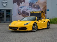 Gebraucht Ferrari 488 669 PS (492 kW) 2018 Gelb Cabrio