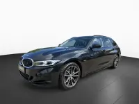 Gebraucht BMW 330e Comfort Edition 292 PS (214 kW) 2023 Black sapphire (schwarz) Kombi