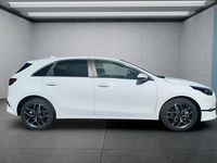Neu Kia Ceed 140 PS (102 kW) 2025 Weiß Kleinwagen