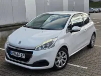 Gebraucht Peugeot 208 Active 99 PS (72 kW) 2017 Weiß Kleinwagen