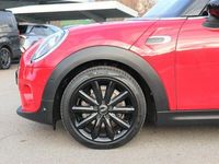 Gebraucht Mini Cooper 136 PS (100 kW) 2020 Chili red Kleinwagen