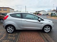 Gebraucht Ford Fiesta 60 PS (44 kW) 2009 Silber Kleinwagen