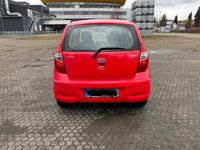 Gebraucht Hyundai i10 54 PS (39 kW) 2012 Rot Kleinwagen